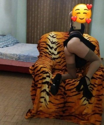 В Москве я находюсь. Хочу осуществить все твои самые смелые фантазии и погрузиться с тобой в мир наслаждения. У меня отличные услуги, включая классический и эротический массаж, интимные свидания, фотосессии и еще многое другое 😏🔥 Мои фото говорят сами за себя, и мои клиенты всегда остаются довольными и хотят вернуться ко мне снова и снова. Таю от мысли провести время рядом с тобой, так что не медли - свяжись со мной и открой неведомые грани наслаждения...💋🌹 Светлана