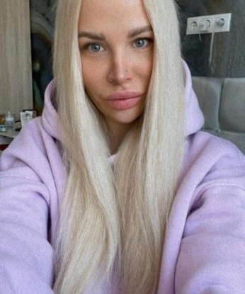 У меня нежные руки, искусный язычок и загадочные глаза, которые погрузят тебя в мир наслаждения. Я знаю, как доставить тебе незабываемые мгновения нашей встречи. Со мной ты можешь расслабиться и забыть обо всех проблемах.
💋 Мои услуги включают классический секс, оральные ласки, массаж и многое другое. Я умею быть нежной и страстной одновременно, подстраиваясь под твои желания и потребности. Ты останешься доволен каждой минутой проведенной со мной.
🔥 У меня безупречная репутация, мои клиенты остаются довольными и возвращаются ко мне снова и снова. Мои фото полностью соответствуют действительности. Жду тебя в своей уютной квартире в центре Москвы, чтобы сделать твои мечты реальностью. Все встречи абсолютно конфиденциальны.
📞 Звони мне прямо сейчас, и я обещаю, что ты не пожалеешь о выборе! Живу и работаю в Москве, буду рада встрече с тобой, мой господин! 💋 Марта